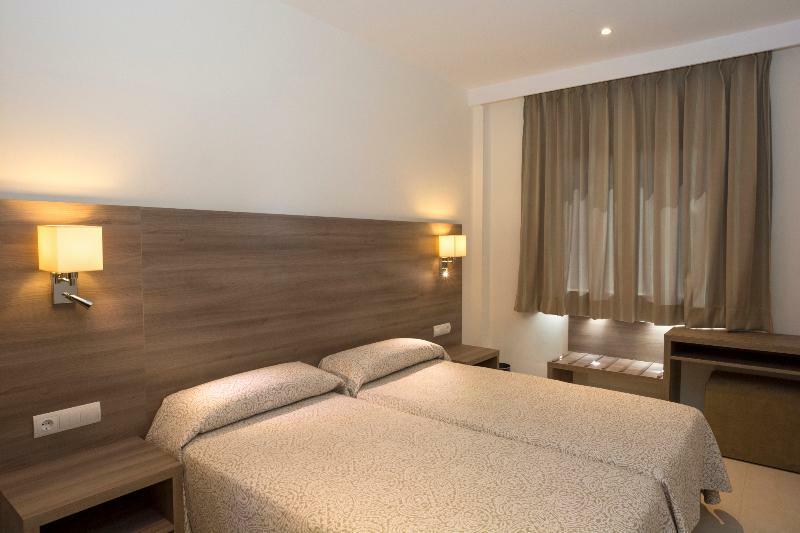 Cabot Tres Torres Apartamentos Playa de Palma  Bagian luar foto